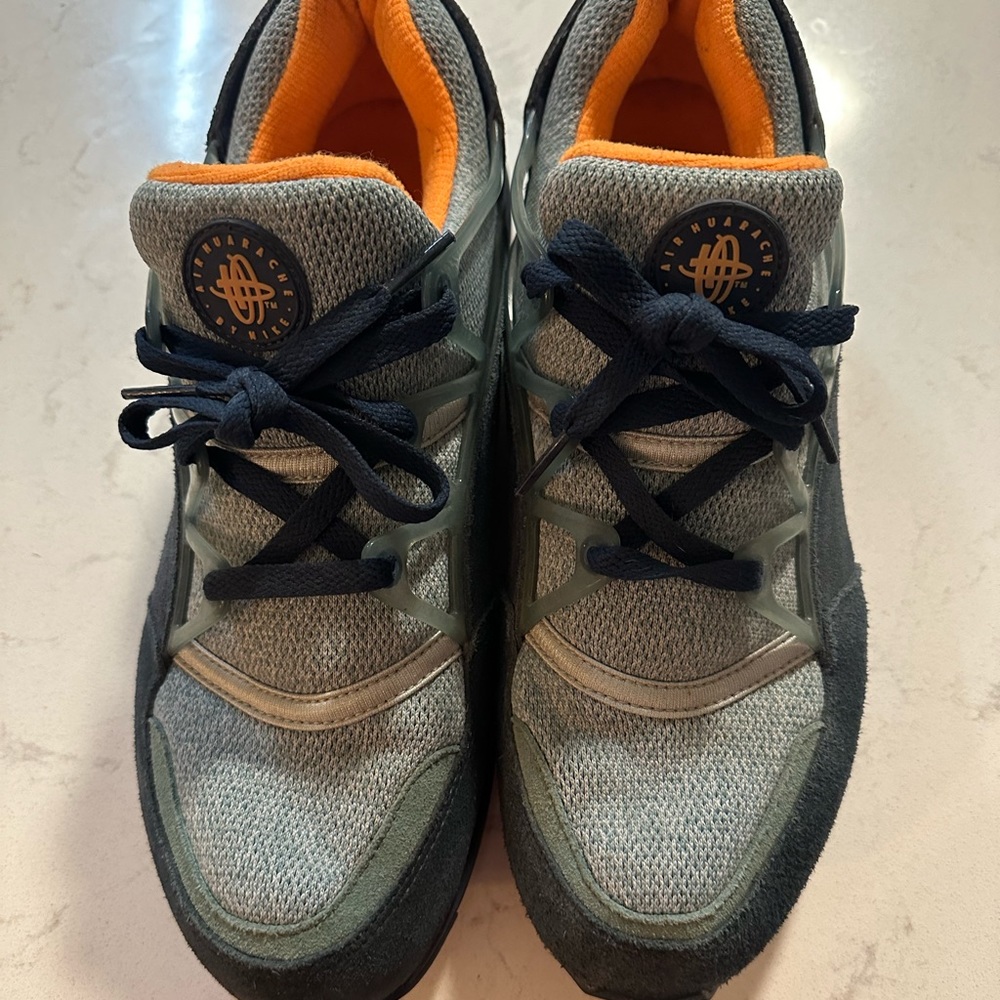 Men’s size 11 Nike Air Huarache
